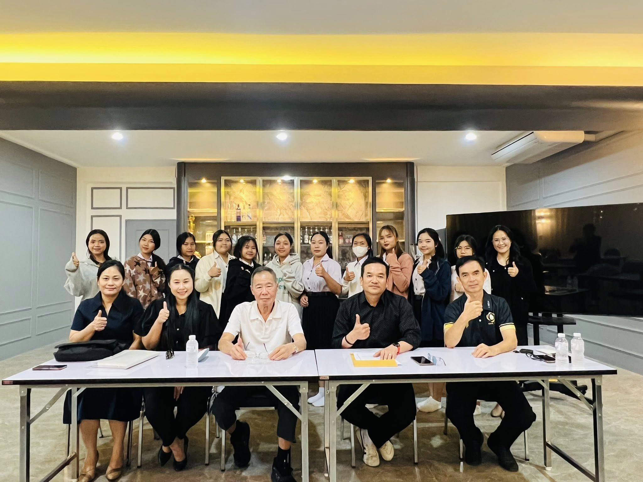 มนพ. ต้อนรับผู้บริหารโรงแรมโกลเด้นบีชพัทยา