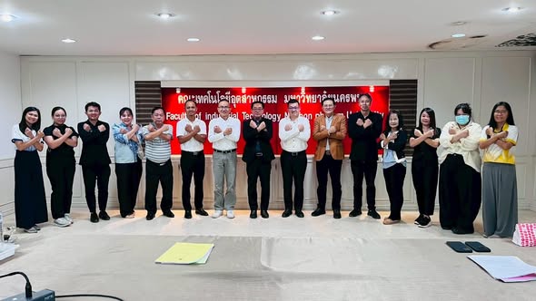 คณะเทคโนโลยีอุตสาหกรรม มนพ. เดินหน้าร่างและวิพากษ์หลักสูตร “วิทยากรตัวคูณด้านความซื่อสัตย์สุจริต”